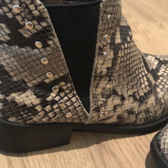Steve Madden Girl’s Faux Snakeskin Booties - Picture 5 of 5